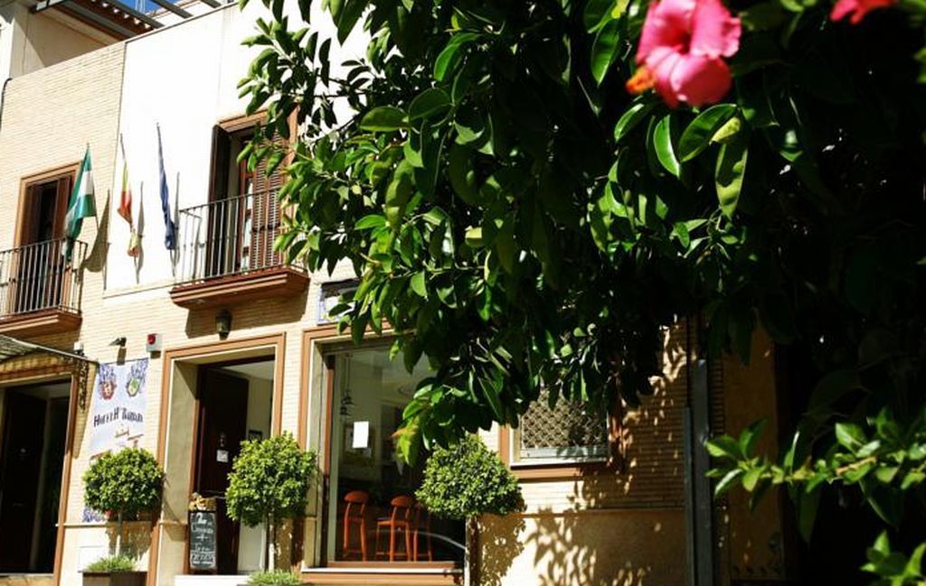 Ele Santabarbara Hotell Castilleja de la Cuesta Exteriör bild