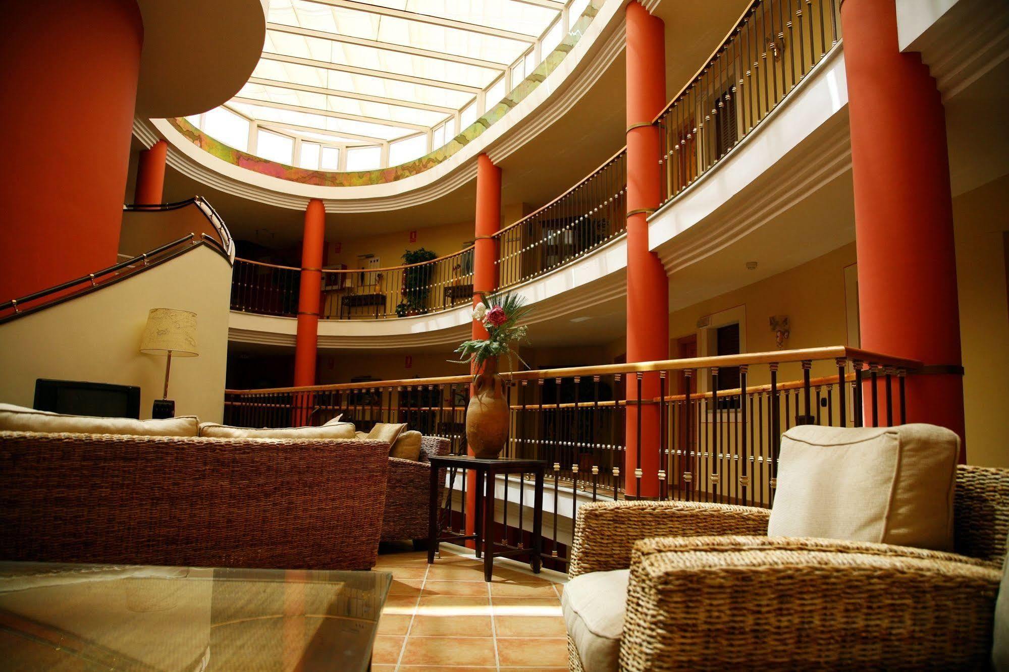 Ele Santabarbara Hotell Castilleja de la Cuesta Exteriör bild